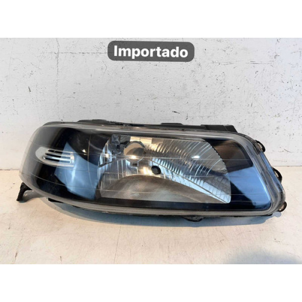 Farol Vw Gol Saveiro Parati G3 L.d 2000 2001 A 2005 / Import Direito/passageiro