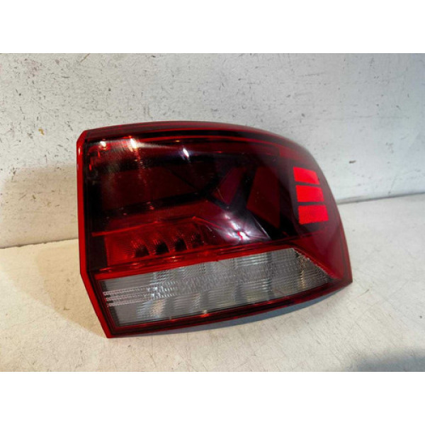 Lanterna Vw Taos L.d 2021 2022 2023 / Original  Direito Vermelho