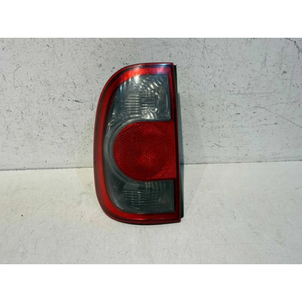 Lanterna Esquerda Saveiro G4 2006 2007 2008 2009 2010 2011 Esquerdo/motorista Vermelho