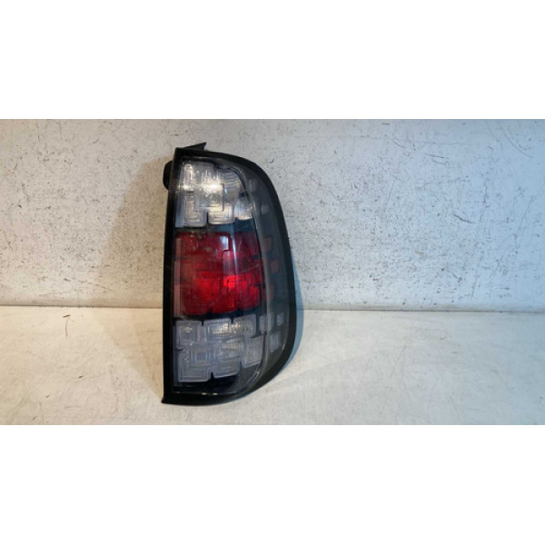 Lanterna Fiat Uno 2016 2017 2018 2019 2020 2021 L.d Original Direito/passageiro Vermelho