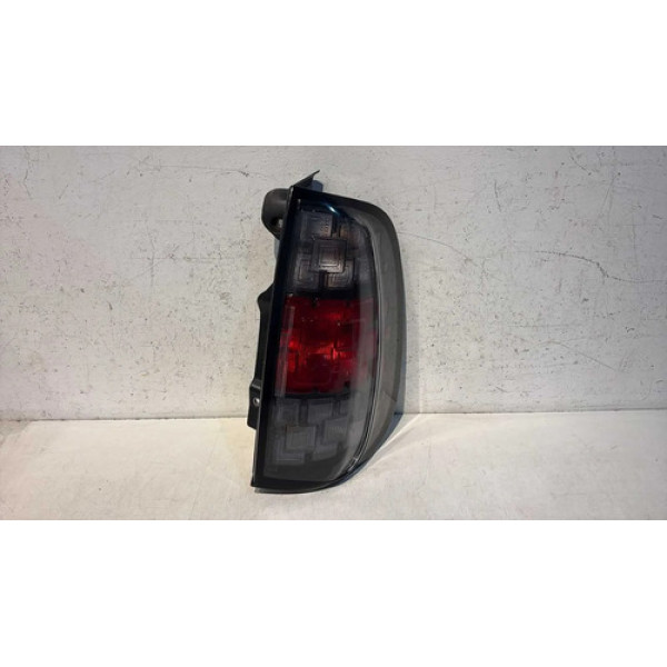  Lanterna Direita Fiat Uno 2016 2017 2018 2019 2020 Direito/passageiro Vermelho
