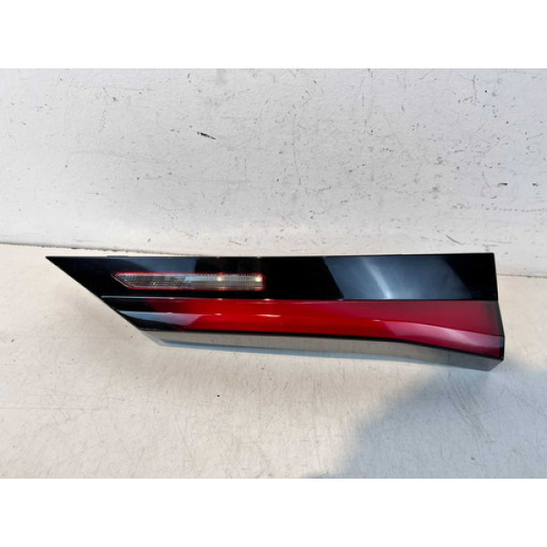 Lanterna Tampa Bmw X1 L.d 2023 2024 / Original Direito/passageiro Vermelho