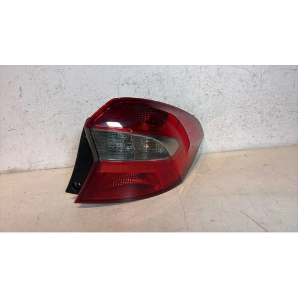 Lanterna Direita Ford Ka Sedan 2015 2016 2017 2018 2019 Direito/passageiro Vermelho