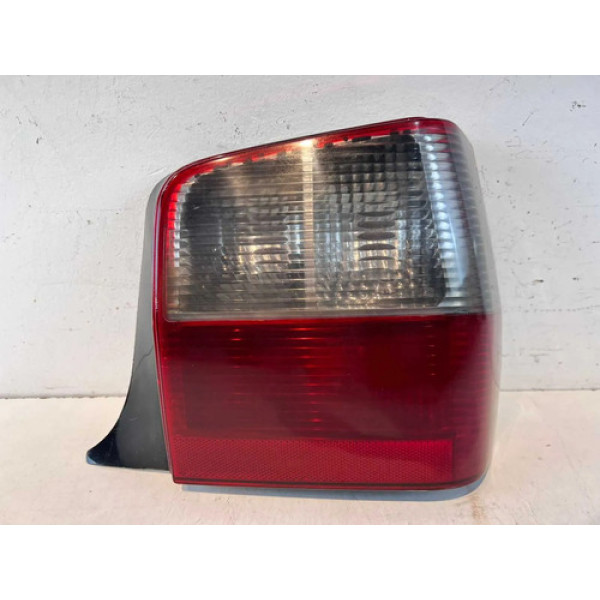 Lanterna Fiat Uno L.d 2006 2007 2008 2009 2010 2011  Direito/passageiro Vermelho