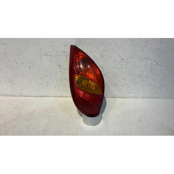 Lanterna Esquerda Celta 2000 2001 2002 2003 2004 2005 2006 Esquerdo/motorista Vermelho