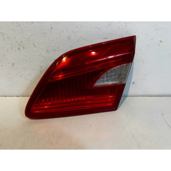 Lanterna Tampa Nissan Sentra L.d 2014 2015 2016 / Original Direito Vermelho