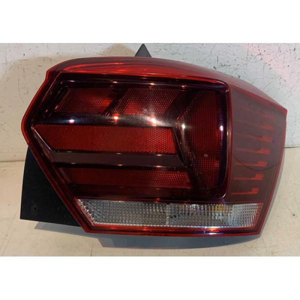 Lanterna Direita Volkswagen Polo 2018 2019 2020 2021 2022 Direito/passageiro Vermelho