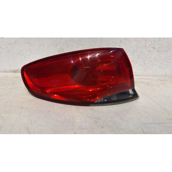 Lanterna Esquerda Canto Siena G4 2008 2009 2010 2011 2012 Esquerdo/motorista Vermelho