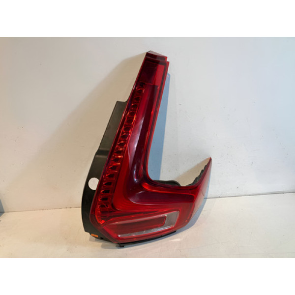 Lanterna Volvo Xc40 L.d 2018 2019 2020 2021 / Original Direito Vermelho