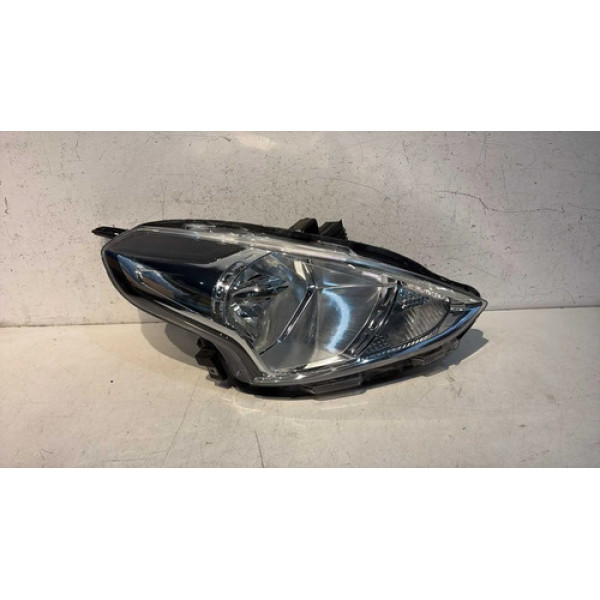 Farol Direito Nissan Versa 2015 2016 2017 2018 2019 2020 Direito/passageiro