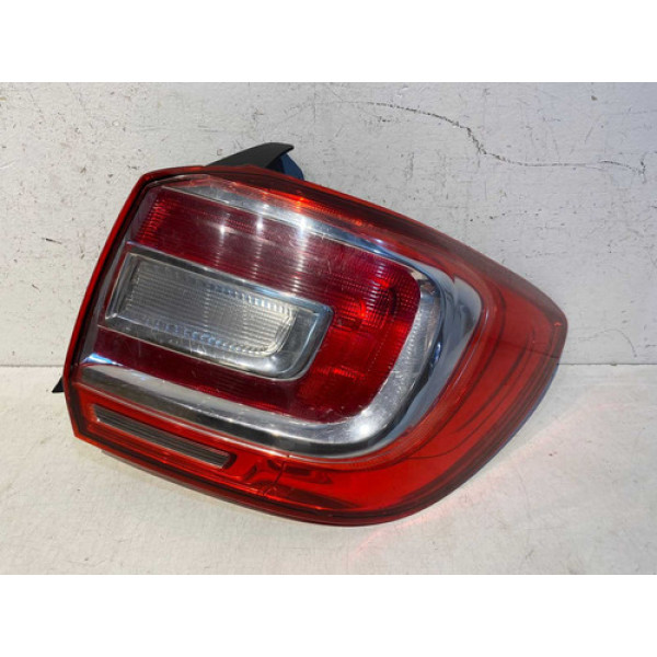 Lanterna Logan 2015 2016 2017 2018 2019 L.d Direito/passageiro Vermelho