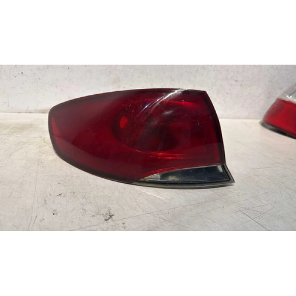 Lanterna Esquerda Canto Siena G4 2008 2009 2010 2011 2012 Esquerdo/motorista Vermelho